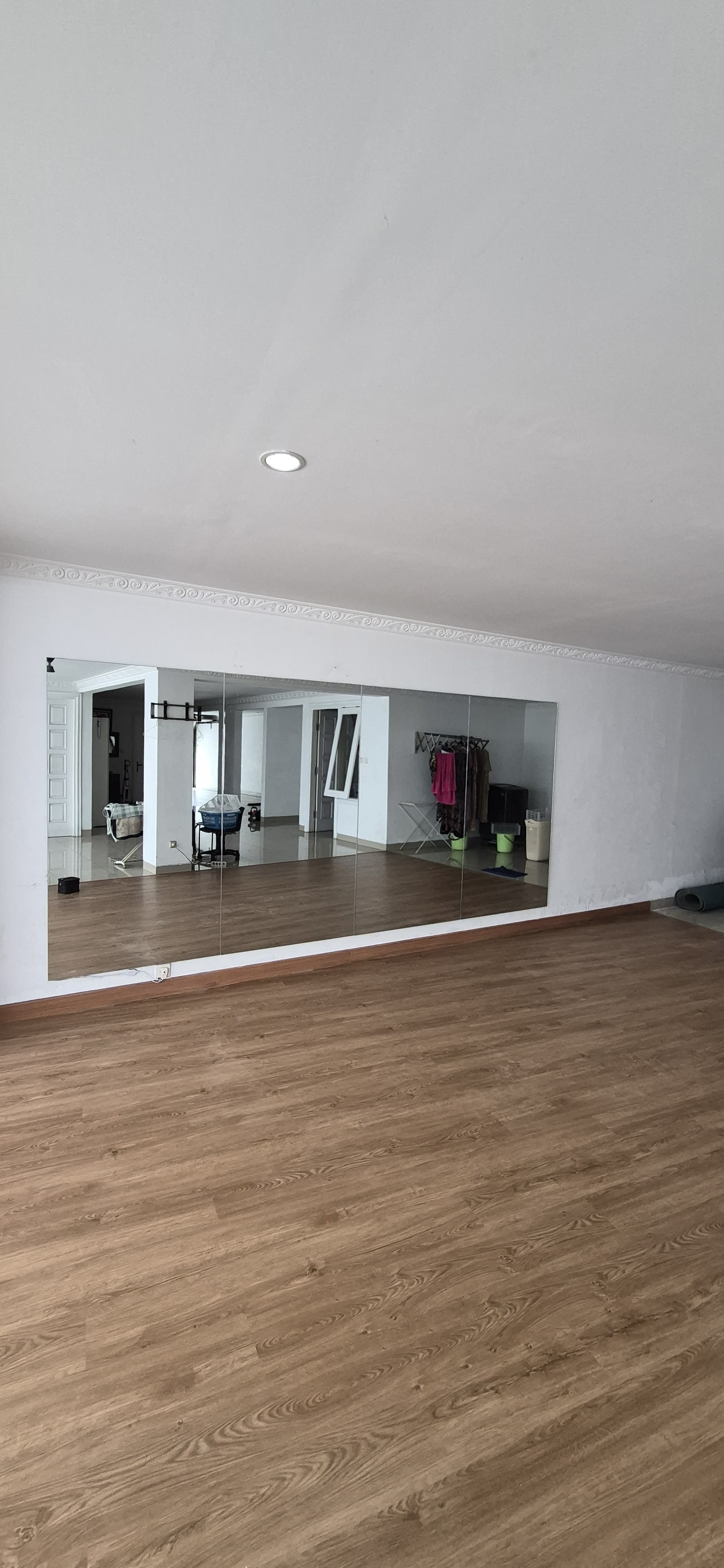 Cermin Gym 400 × 180 cm — Pak Heri Aji, Tebet, Jakarta Selatan